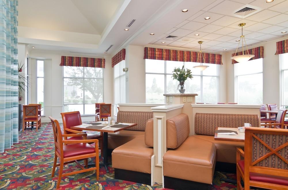 Hilton Garden Inn Вустер Экстерьер фото