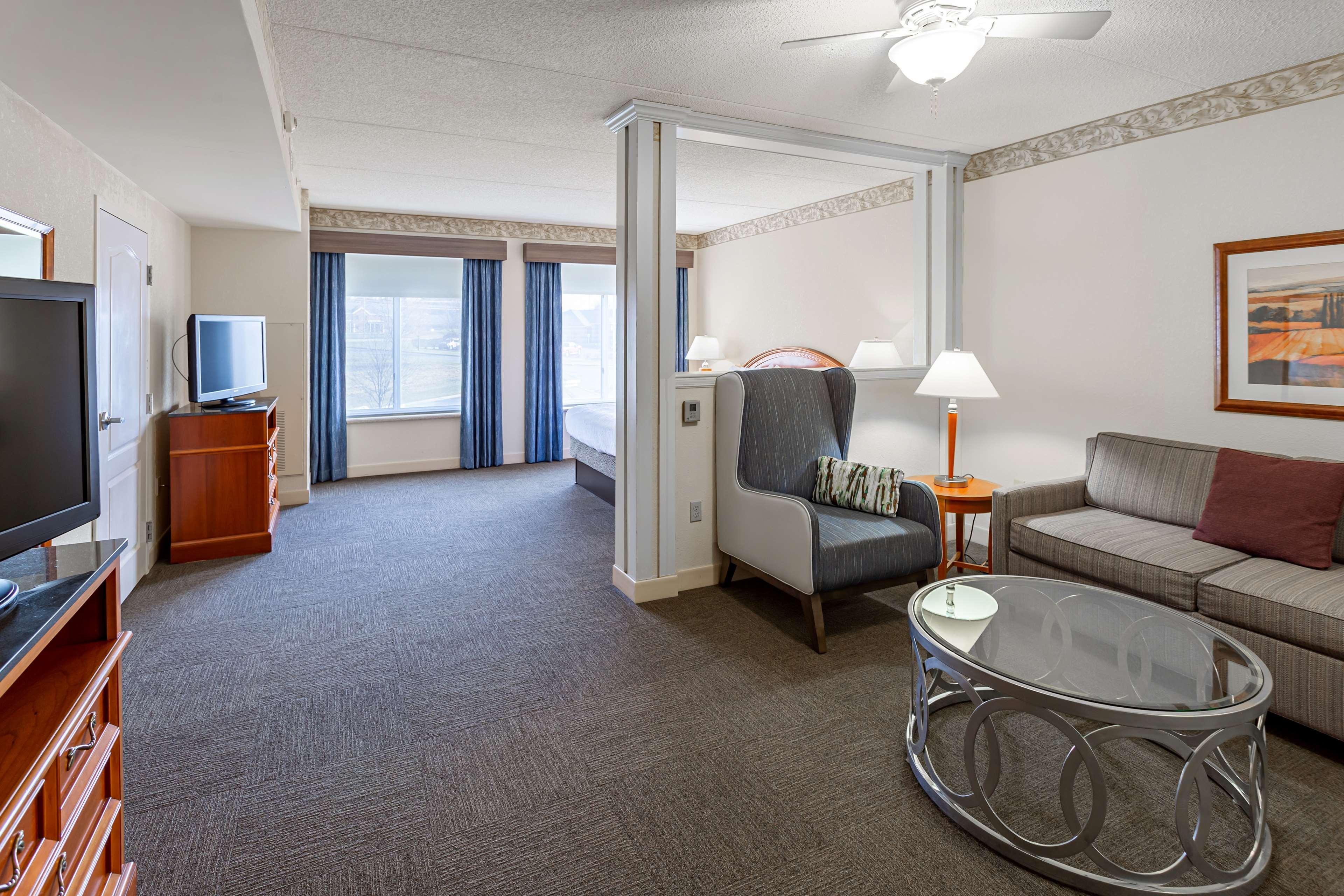 Hilton Garden Inn Вустер Экстерьер фото
