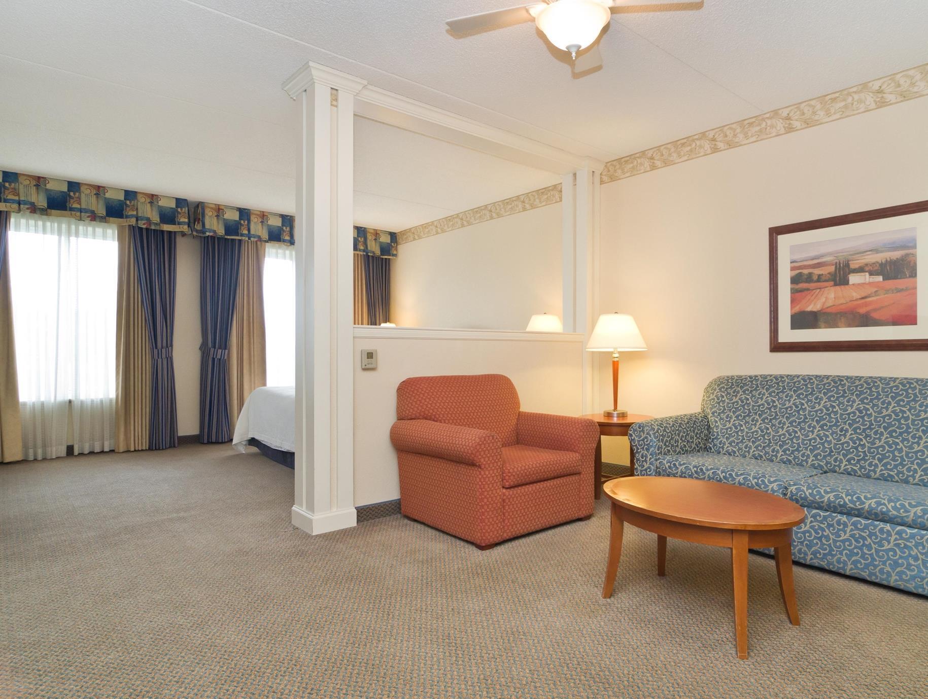 Hilton Garden Inn Вустер Экстерьер фото