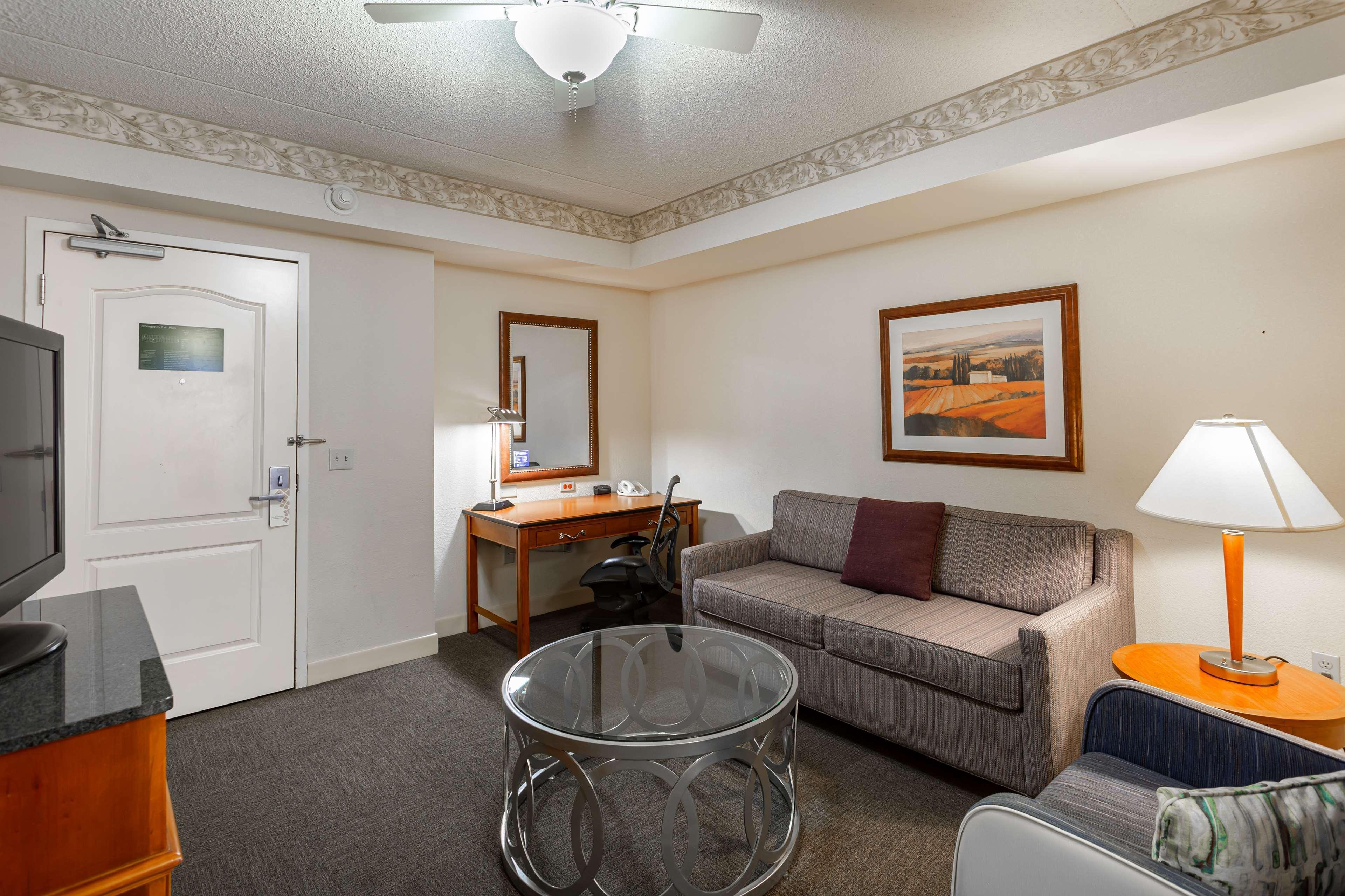 Hilton Garden Inn Вустер Экстерьер фото