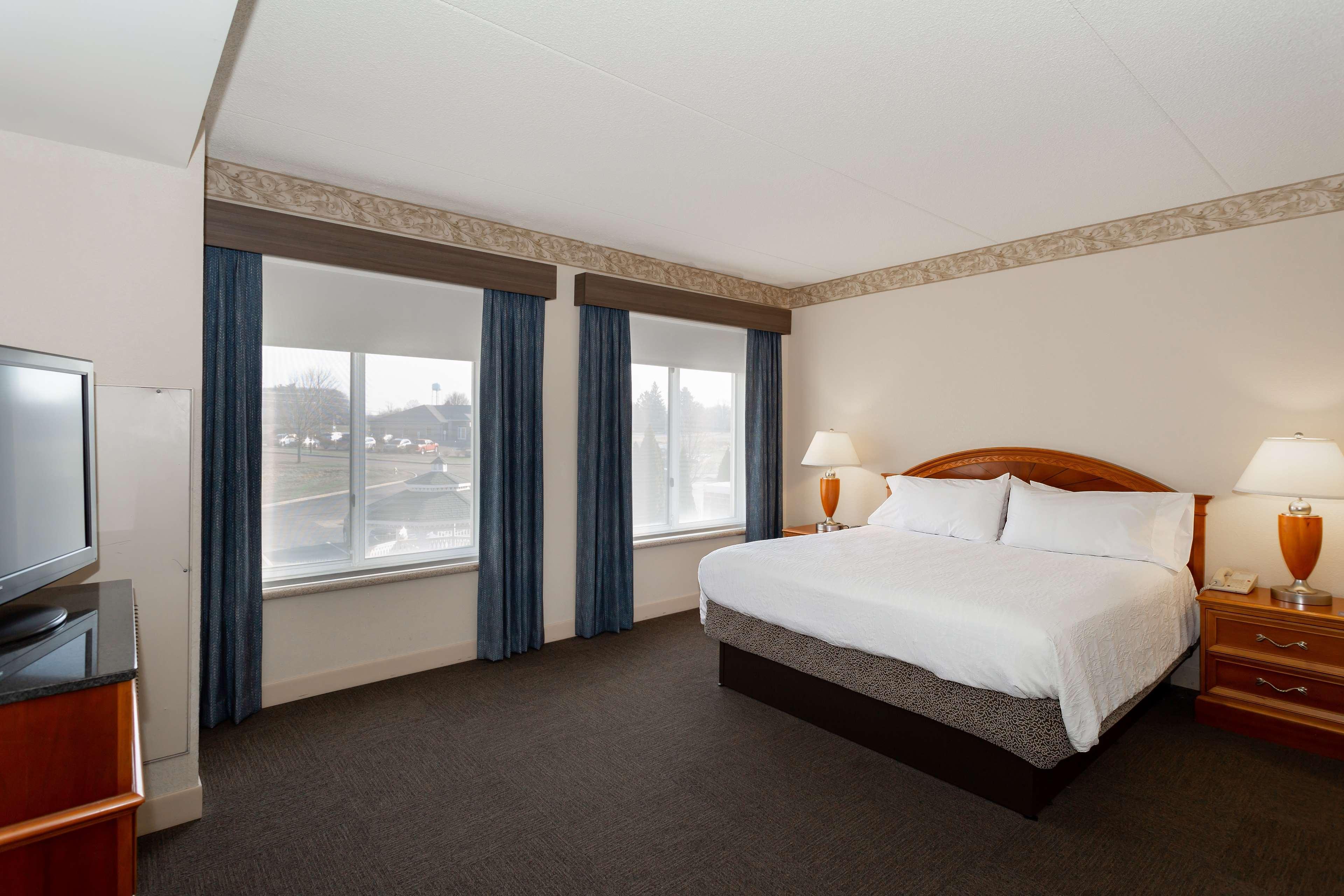 Hilton Garden Inn Вустер Экстерьер фото