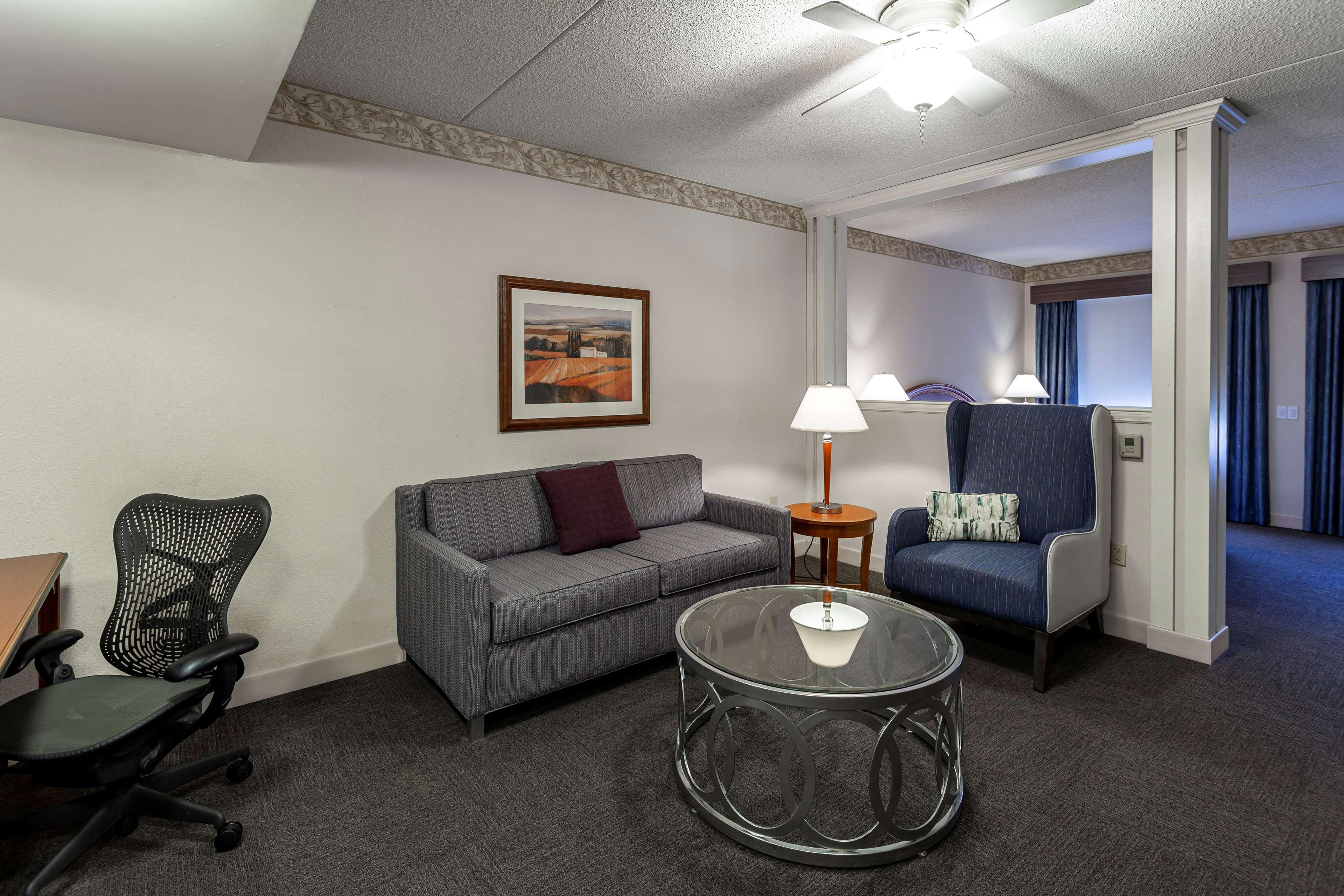 Hilton Garden Inn Вустер Экстерьер фото
