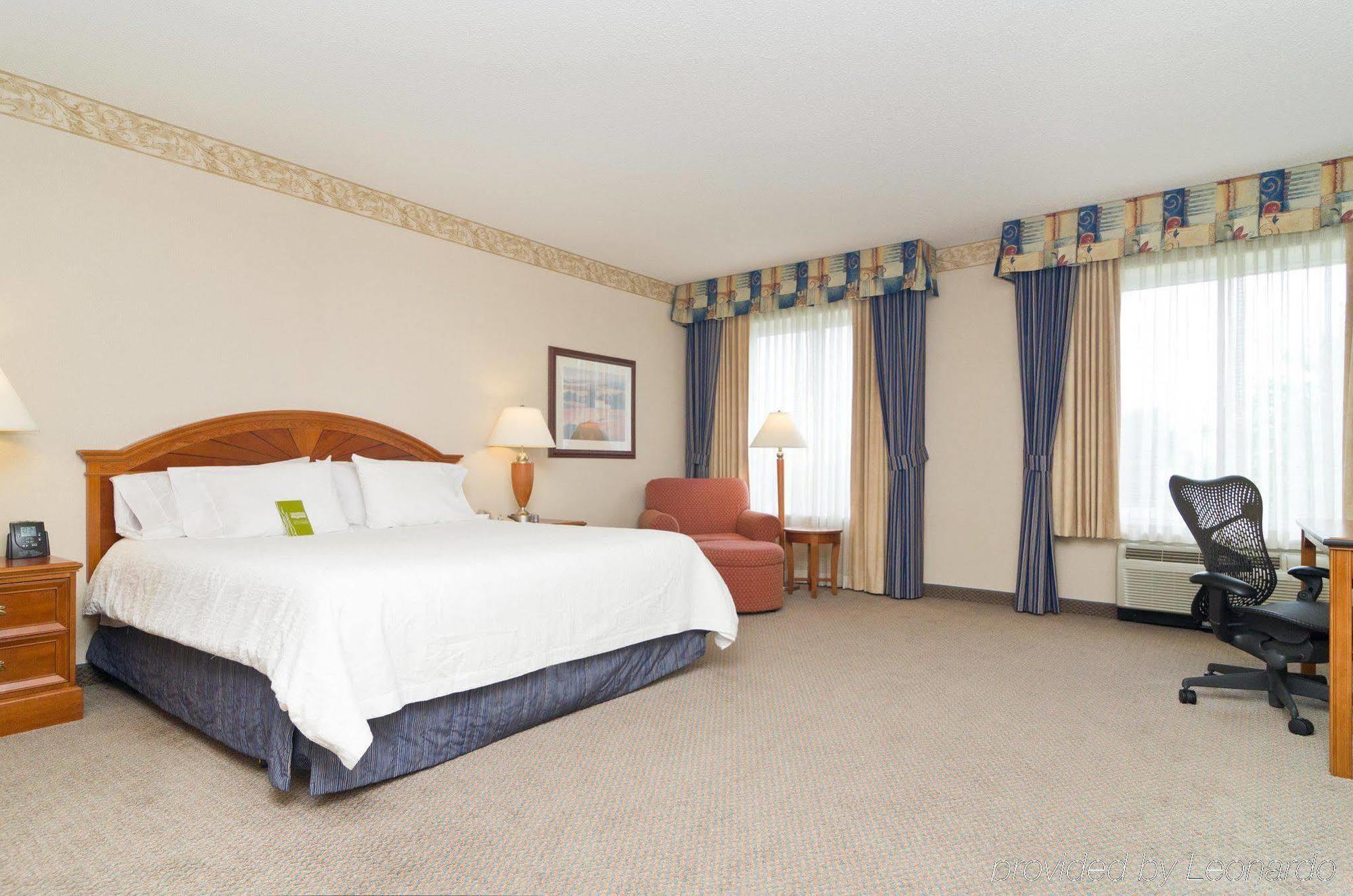 Hilton Garden Inn Вустер Экстерьер фото